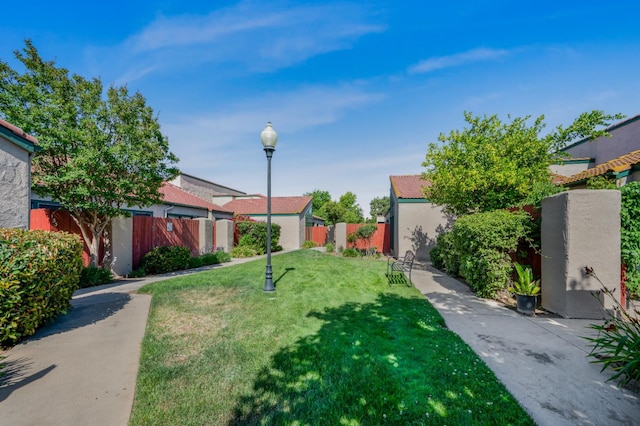 5965 E Shields Ave Unit 131, Fresno, CA 93727 - view of yard