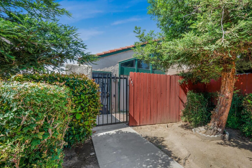 5965 E Shields Ave Unit 131, Fresno, CA 93727 - view of gate