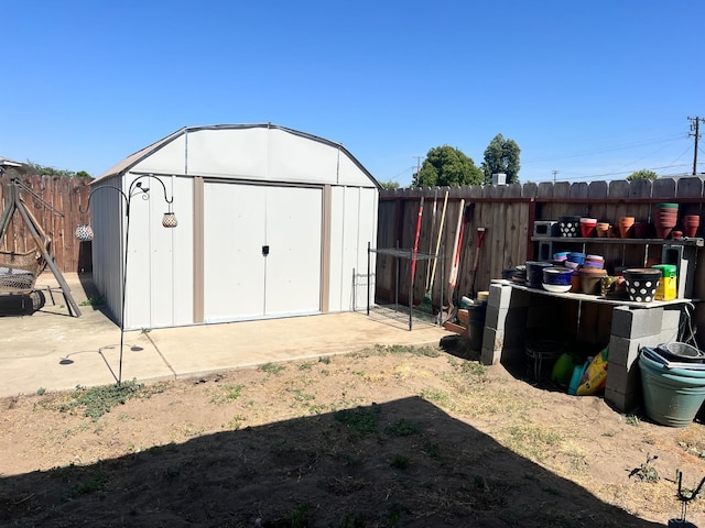 4202 N Manila Ave, Fresno, CA 93727 - view of shed with a fenced backyard
