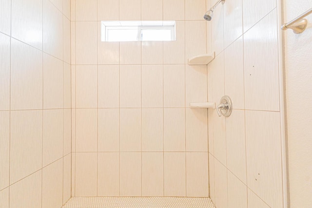 4930 E Olive Ave, Fresno, CA 93727 - full bathroom featuring tiled shower