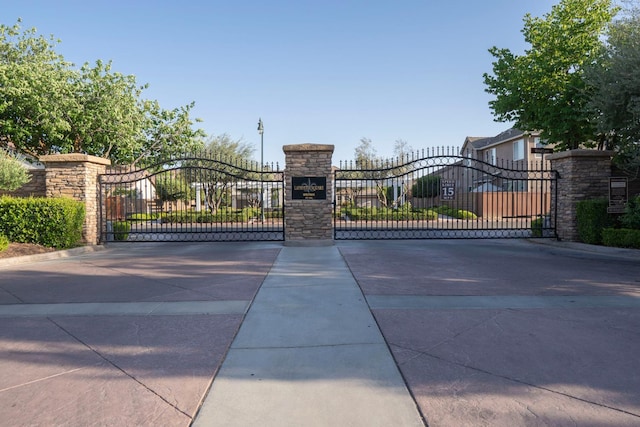1850 N Dupree Ln, Clovis, CA 93619 - view of gate