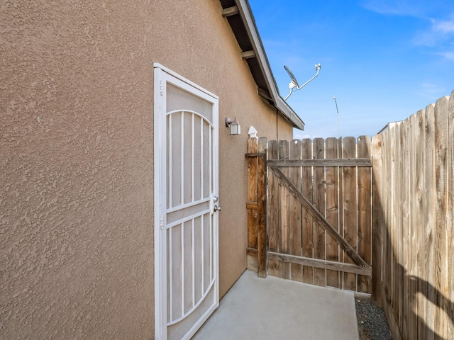 703 Tulip Cir, Dinuba, CA 93618 - view of gate