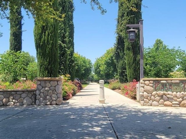 1697 Whiteash Ave, Clovis, CA 93619 - view of property's community