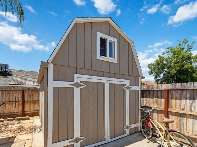 279 Lily Ave, Sanger, CA 93657 - view of shed with a fenced backyard