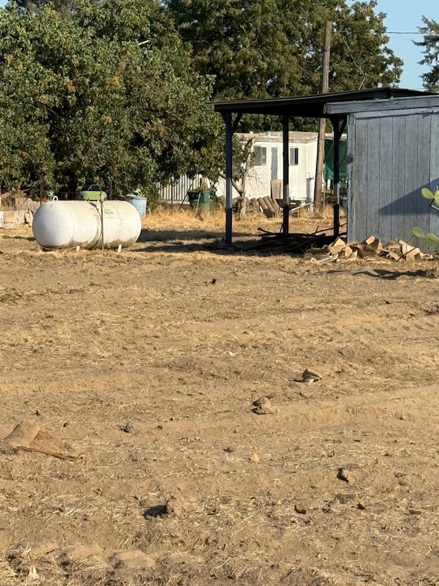 12326 E Dinuba Ave, Selma, CA 96662 - view of yard featuring an outdoor structure