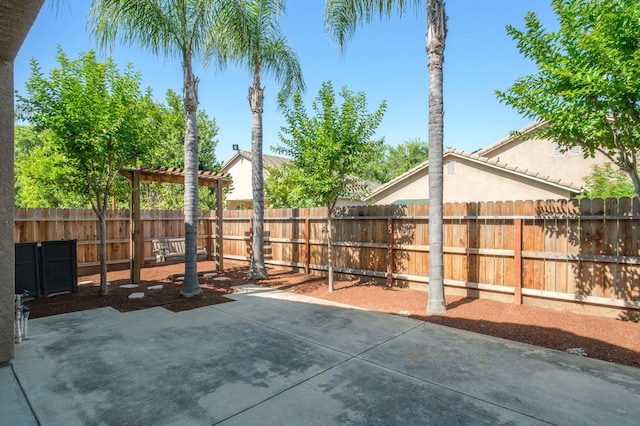 1752 Magnolia, Clovis, CA 93619 - fenced backyard with a patio area