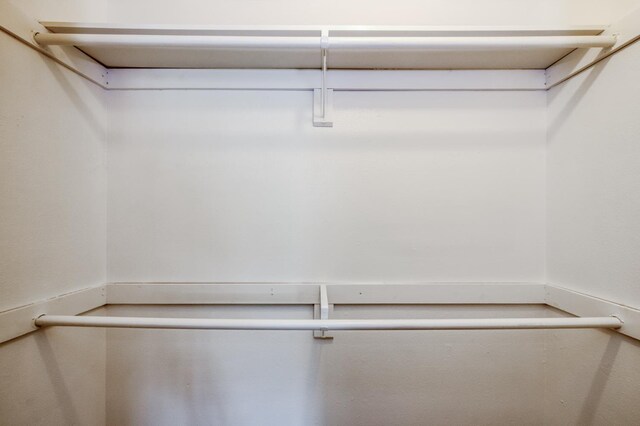 8259 N College Ave, Fresno, CA 93711 - view of spacious closet