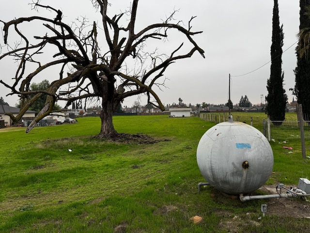 4167 W Shields Ave, Fresno, CA 93722 - view of yard