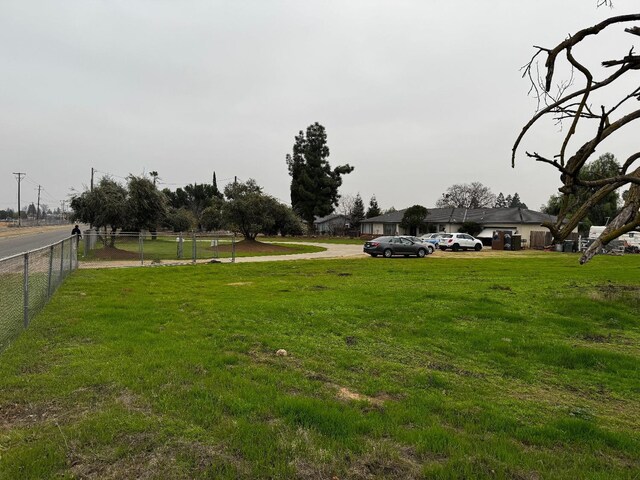 4167 W Shields Ave, Fresno, CA 93722 - view of yard