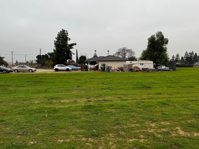 4167 W Shields Ave, Fresno, CA 93722 - view of yard