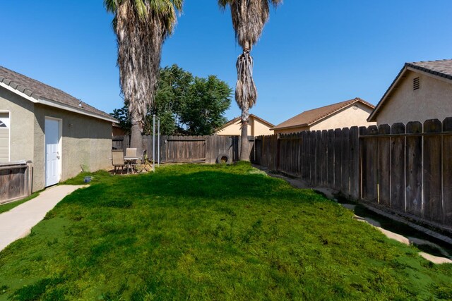 704 Rancho Vista Dr, Atwater, CA 95301 - view of yard