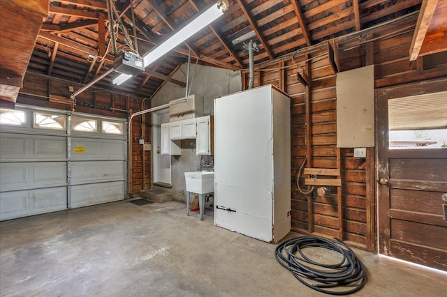 826 W Fedora Ave, Fresno, CA 93705 - view of garage