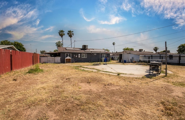 168 E Stuart Ave, Fresno, CA 93710 - view of yard