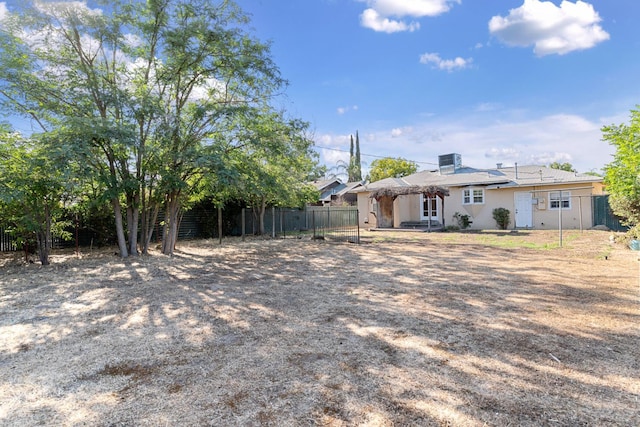 3446 E Lamona Ave, Fresno, CA 93703 - back of property with a patio