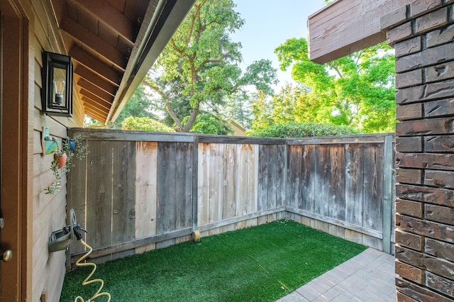 2063 W Barstow Ave, Fresno, CA 93711 - view of yard