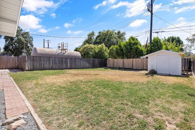 5075 N College Ave, Fresno, CA 93704 - view of yard