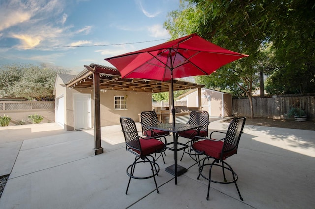 2837 N Thorne Ave, Fresno, CA 93704 - fenced backyard featuring a patio area and outdoor dining area
