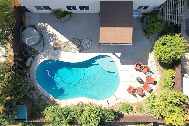 3356 N Burgan Ave, Fresno, CA 93727 - aerial view of property and surrounding area featuring a pool area