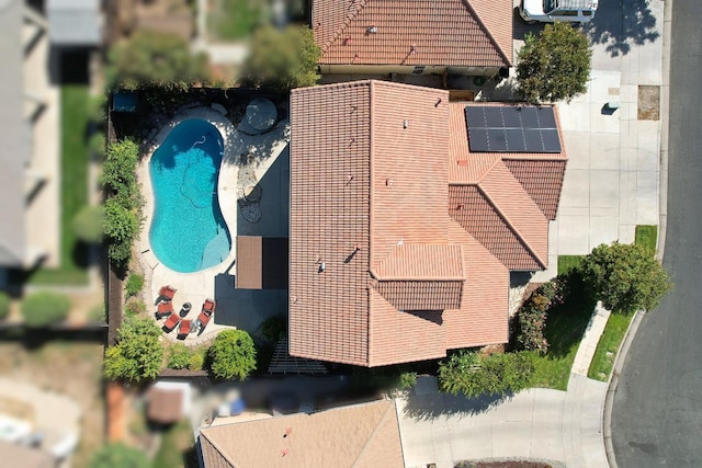 3356 N Burgan Ave, Fresno, CA 93727 - aerial view of property and surrounding area with a pool