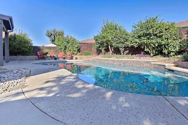 3356 N Burgan Ave, Fresno, CA 93727 - view of swimming pool with a fenced backyard and a patio