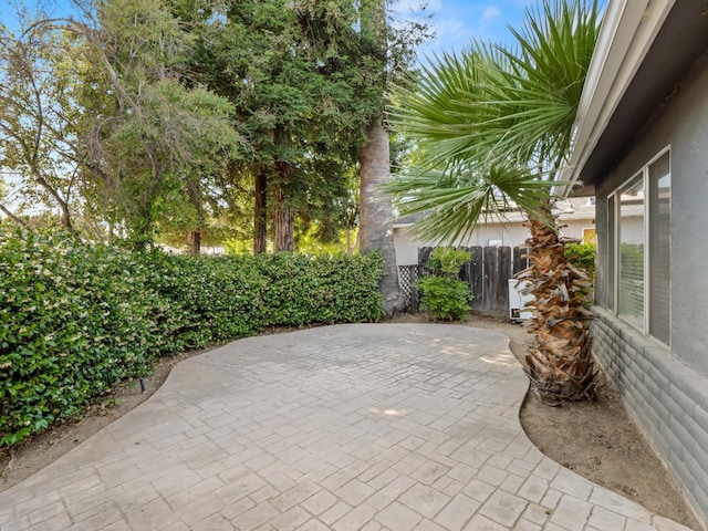 7352 N Adoline Ave, Fresno, CA 93711 - view of patio / terrace