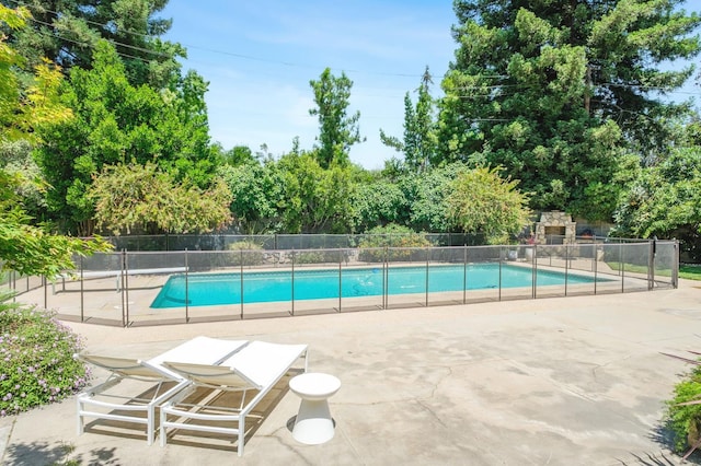 5309 N Parrish Way, Fresno, CA 93711 - view of swimming pool featuring a patio area