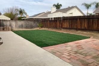 9872 N Woodrow Ave, Fresno, CA 93720 - view of yard with a patio area