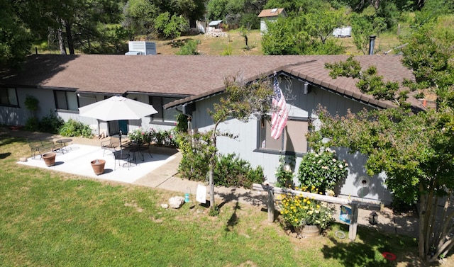 33491 Rd 233, North Fork, CA 93643 - view of front facade with a front yard and a patio