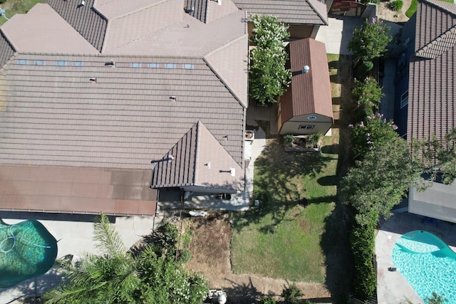 3055 Glenville Ave, Madera, CA 93637 - aerial view of property and surrounding area with a pool area