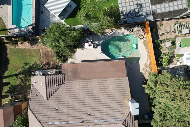 3055 Glenville Ave, Madera, CA 93637 - aerial view of a pool