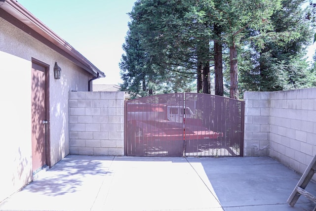 3055 Glenville Ave, Madera, CA 93637 - view of gate