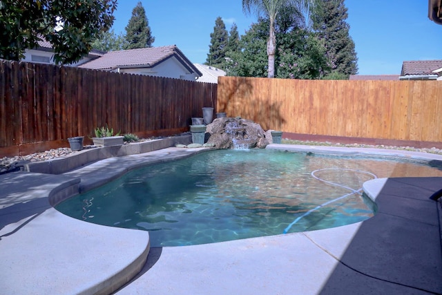 3055 Glenville Ave, Madera, CA 93637 - view of pool featuring a fenced backyard