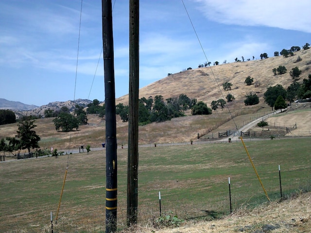 38949 Roundtree Ln, Yokuts Valley, CA 93675