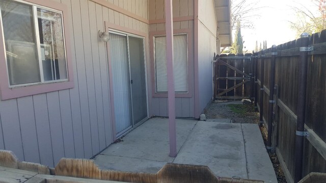 455 S Coalinga St, Coalinga, CA 9342 - view of patio / terrace