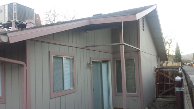 455 S Coalinga St, Coalinga, CA 9342 - view of side of home with central AC unit