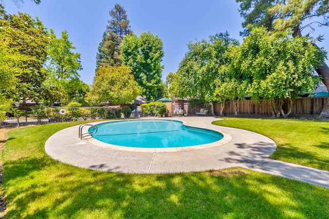 4633 N Glenn Ave, Fresno, CA 93704 - view of pool