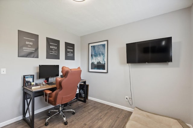 1583 San Gabriel Ave, Clovis, CA 93611 - home office featuring wood finished floors and baseboards