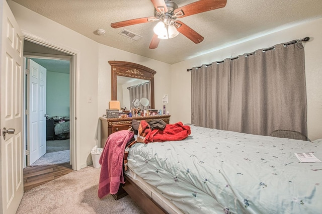 1431 N Willow Ave, Fresno, CA 93727 - bedroom featuring a textured ceiling, carpet floors, and ceiling fan