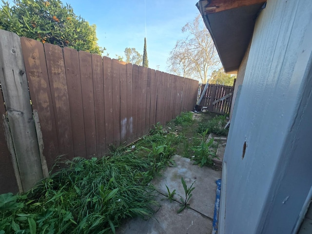 924 W Myers, Fresno, CA 93706 - view of yard