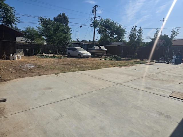 924 W Myers, Fresno, CA 93706 - view of yard with a patio