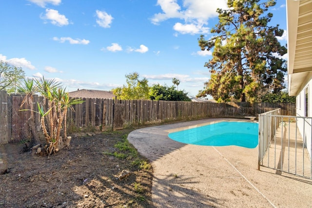 3877 N Ezie, Fresno, CA 93727 - view of pool with a fenced backyard and a patio area