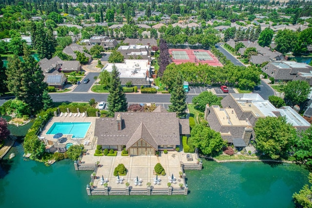 6772 N Wembley Dr, Fresno, CA 93711 - aerial view of property and surrounding area featuring a large body of water and nearby suburban area