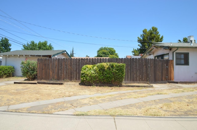 1605 N Arthur Ave, Fresno, CA 93705 - view of yard