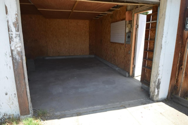 1605 N Arthur Ave, Fresno, CA 93705 - garage featuring electric panel
