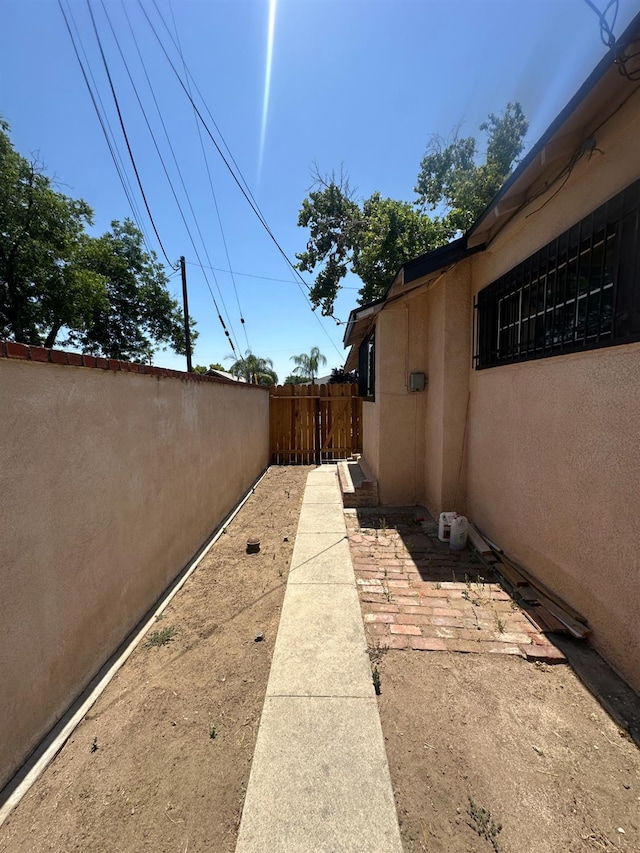 3023 E White Ave, Fresno, CA 93701 - view of yard