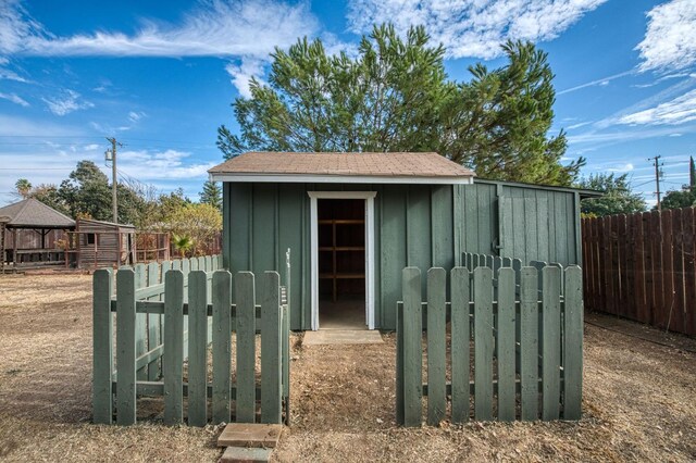 17367 Camden Dr, Madera, CA 93638 - view of shed