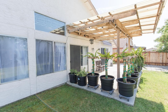 6412 E Inyo St, Fresno, CA 93727 - view of yard featuring a pergola and a patio