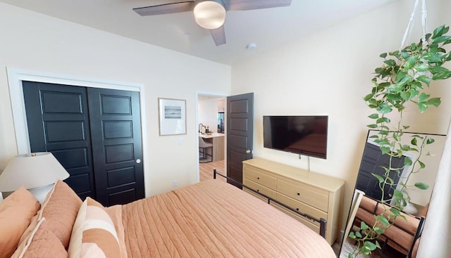 2897 E Tamarind Dr, Fresno, CA 93730 - bedroom featuring a ceiling fan