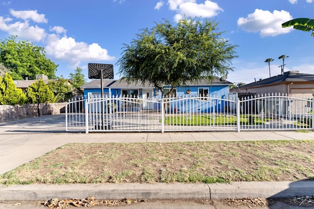 4776 E Lowe Ave, Fresno, CA 93702 - photo 1