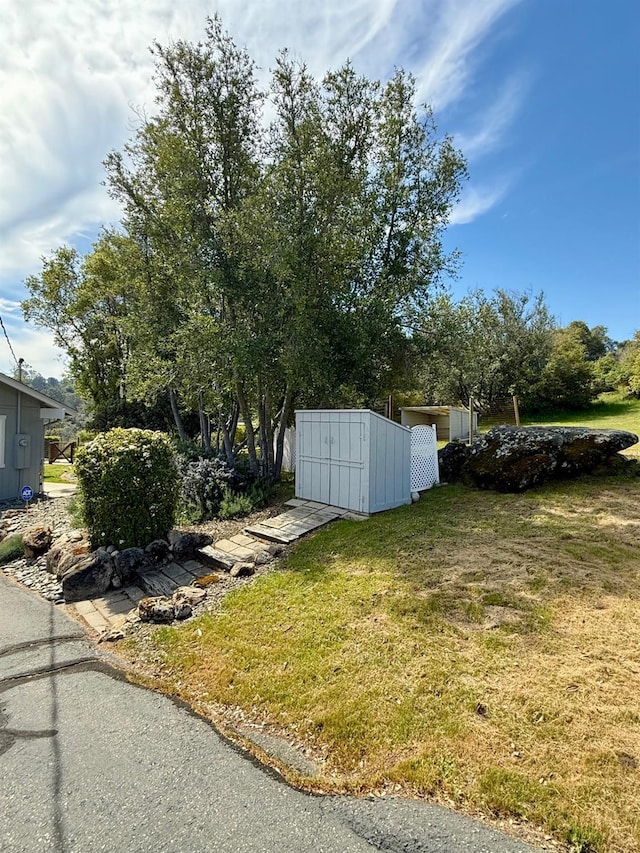 31117 Longview Ln E, Coarsegold, CA 93614 - view of grassy yard